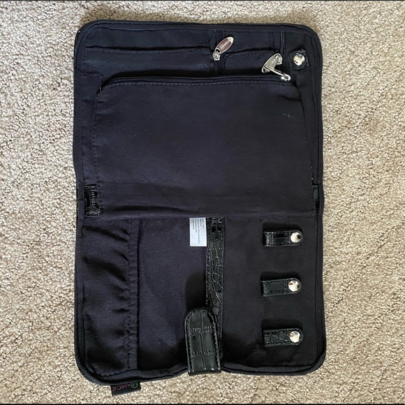 Black shiny pleather crocodile pattern jewelry bag - Picture 3 of 4